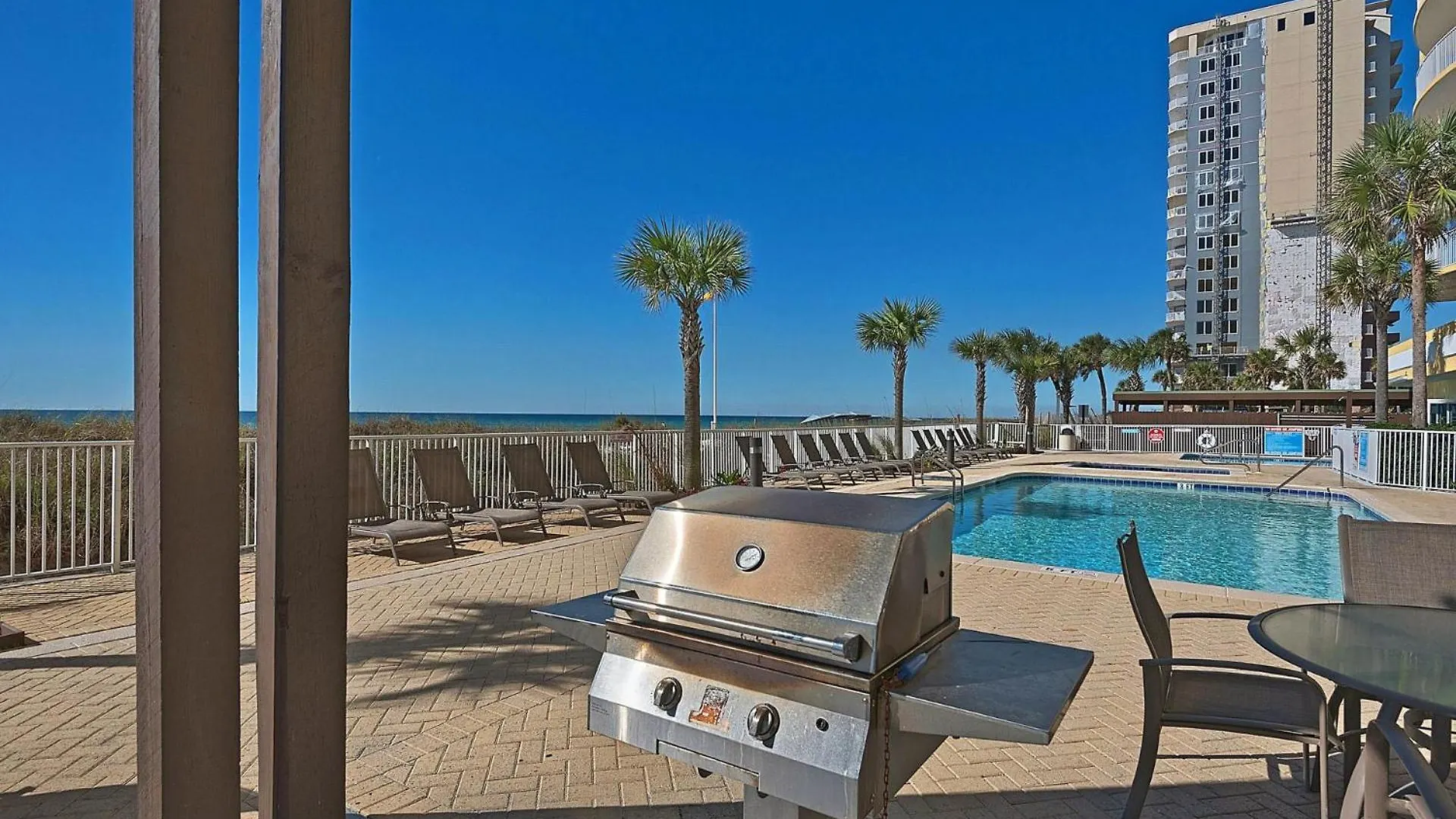 Beautiful Ocean Views! 2-Bedroom, 2-Bathroom! Resort Pools! Panama City Beach USA