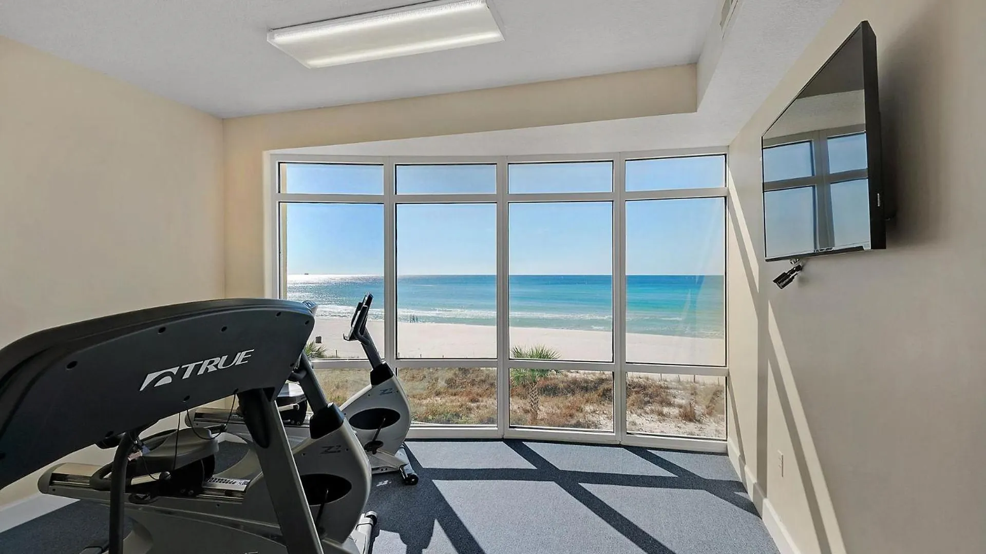 Beautiful Ocean Views! 2-Bedroom, 2-Bathroom! Resort Pools! Panama City Beach Semesterbostad