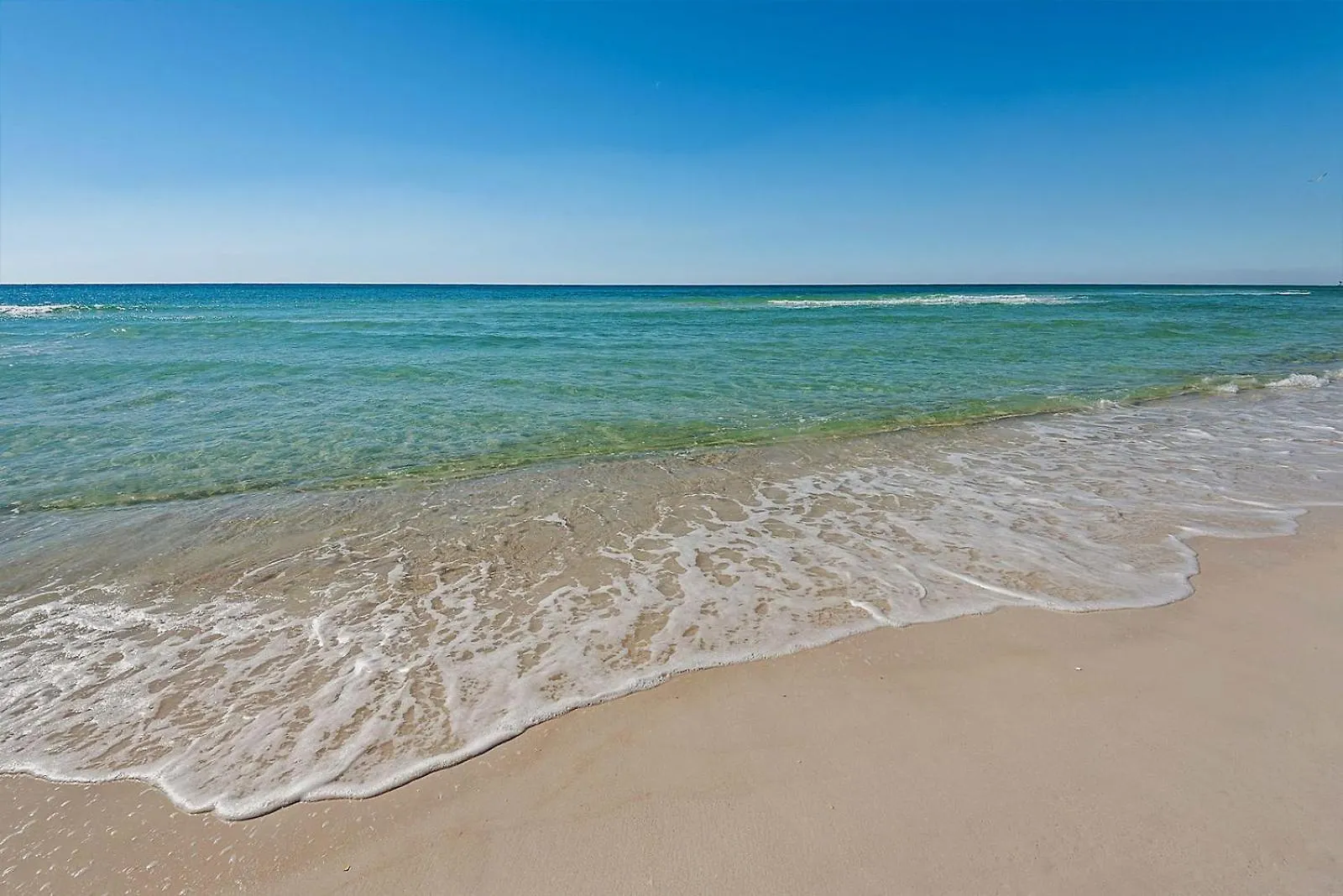 Beautiful Ocean Views! 2-Bedroom, 2-Bathroom! Resort Pools! Panama City Beach USA