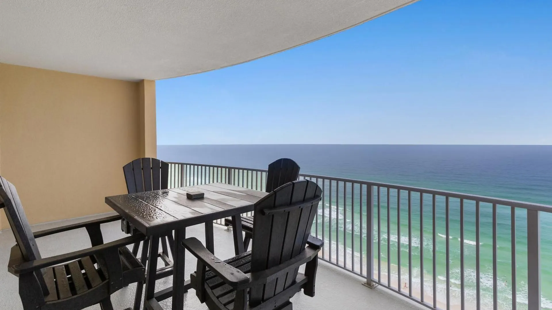 Beautiful Ocean Views! 2-Bedroom, 2-Bathroom! Resort Pools! Panama City Beach Semesterbostad