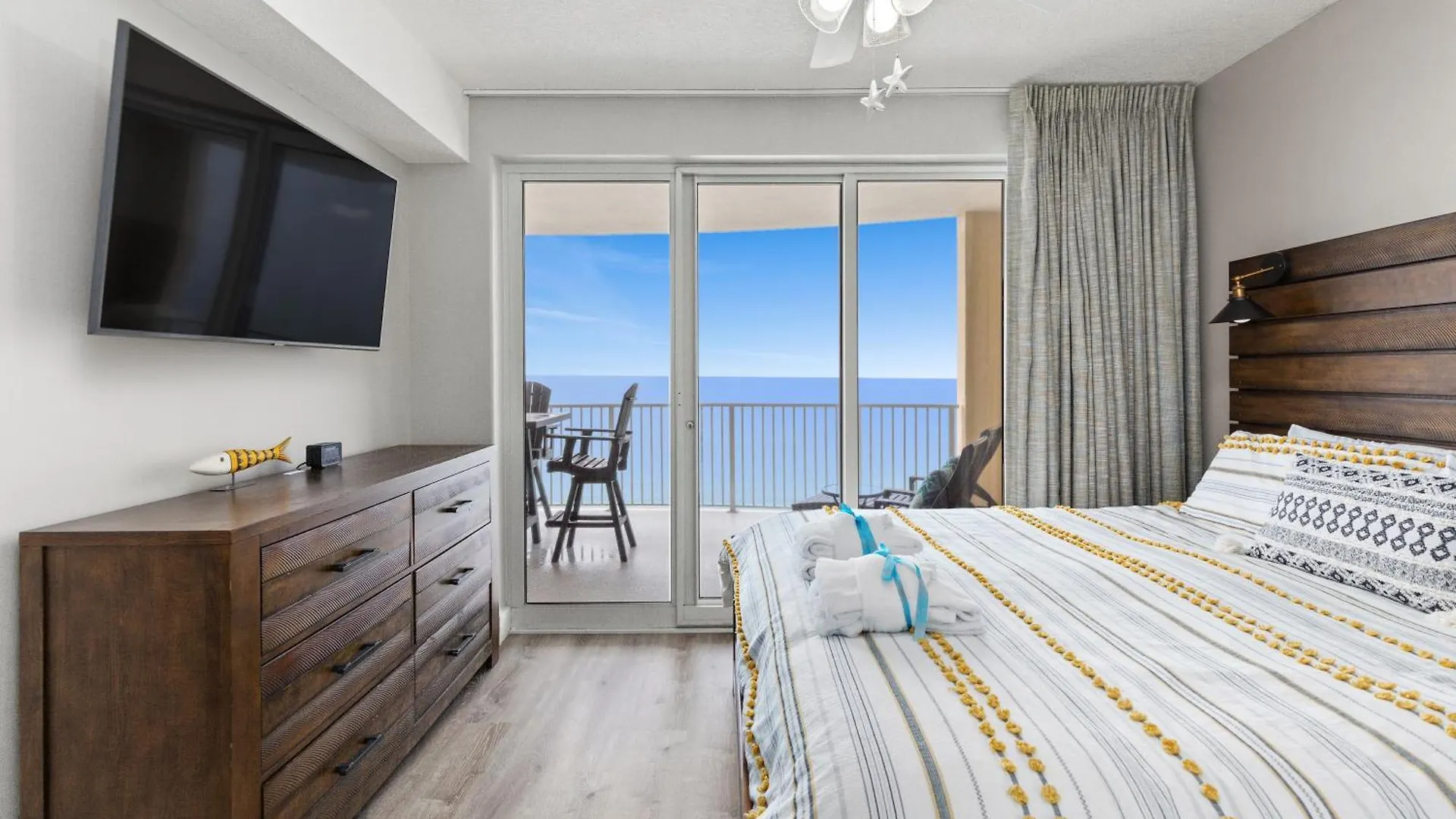 Holiday home Beautiful Ocean Views! 2-Bedroom, 2-Bathroom! Resort Pools! Panama City Beach United States