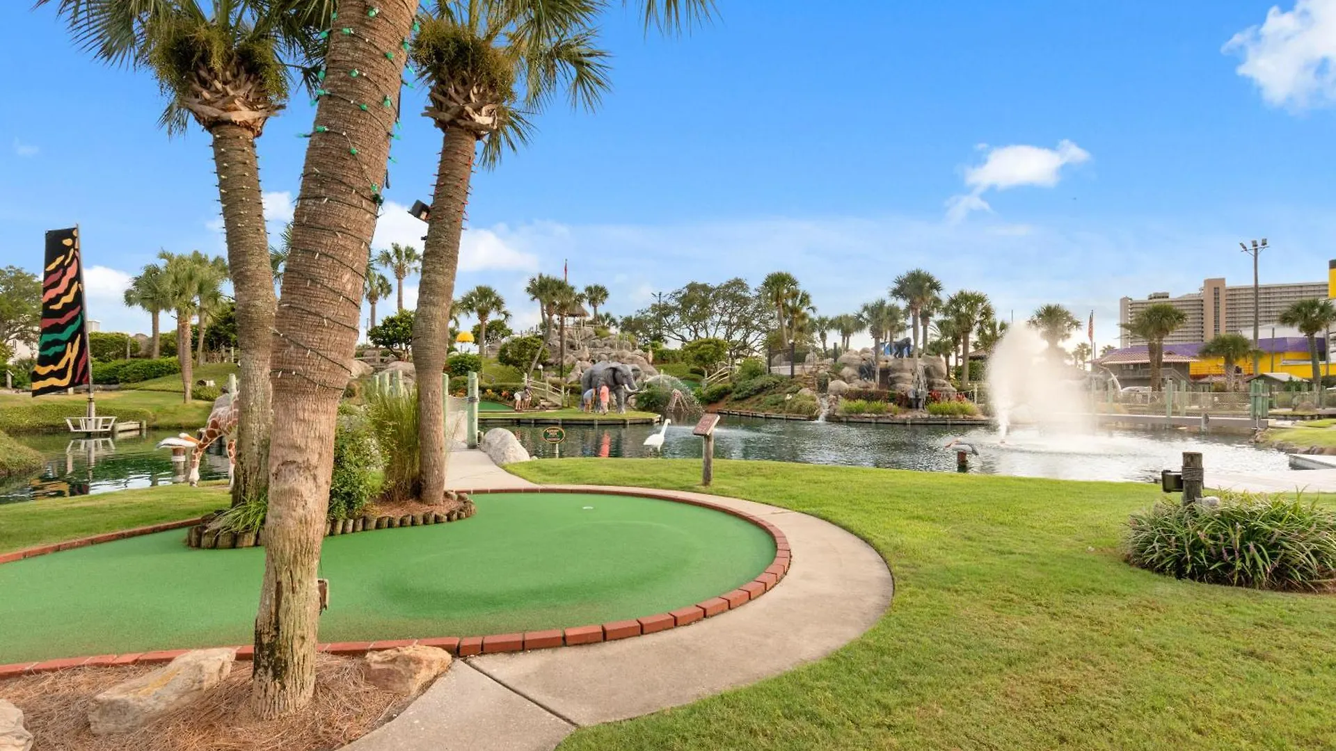 Beautiful Ocean Views! 2-Bedroom, 2-Bathroom! Resort Pools! Panama City Beach Holiday home